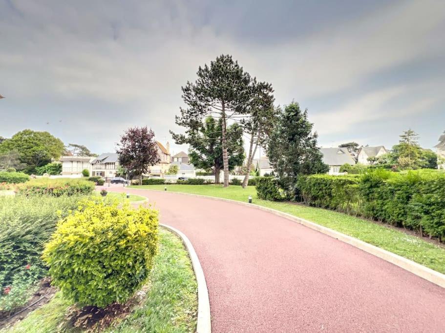 Deauville Triangle D'Or Proche Mer & Casino Aux Clefs Des Sacres Luaran gambar